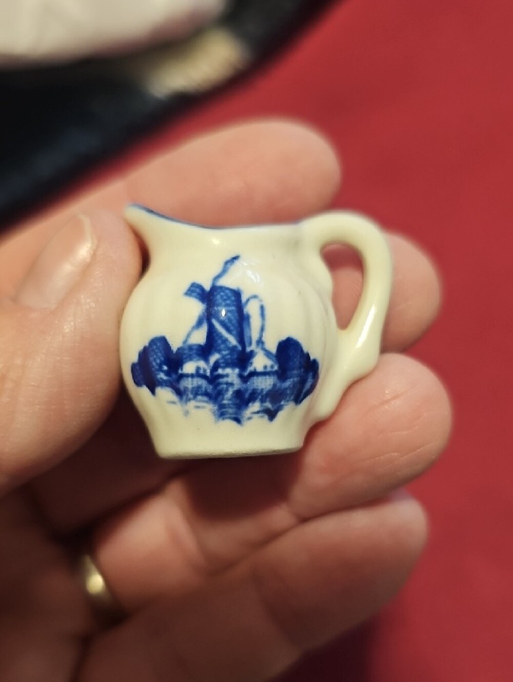 Miniature Delft-Style Blue & White Tea Set - Picture 5 of 9